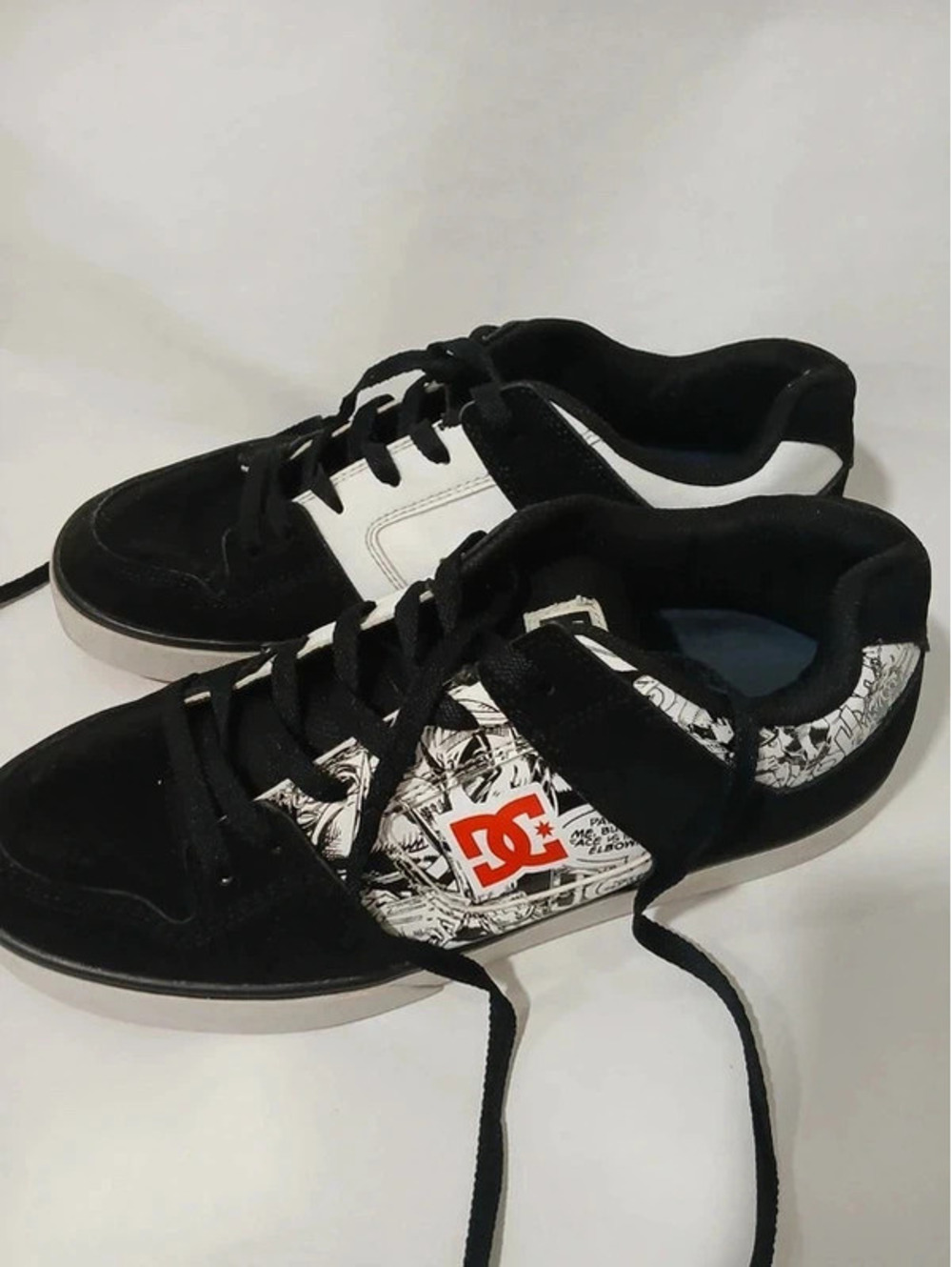 DC Marvel Shoes Black/White Lace-Up Skateboarding Sneakers, US 10